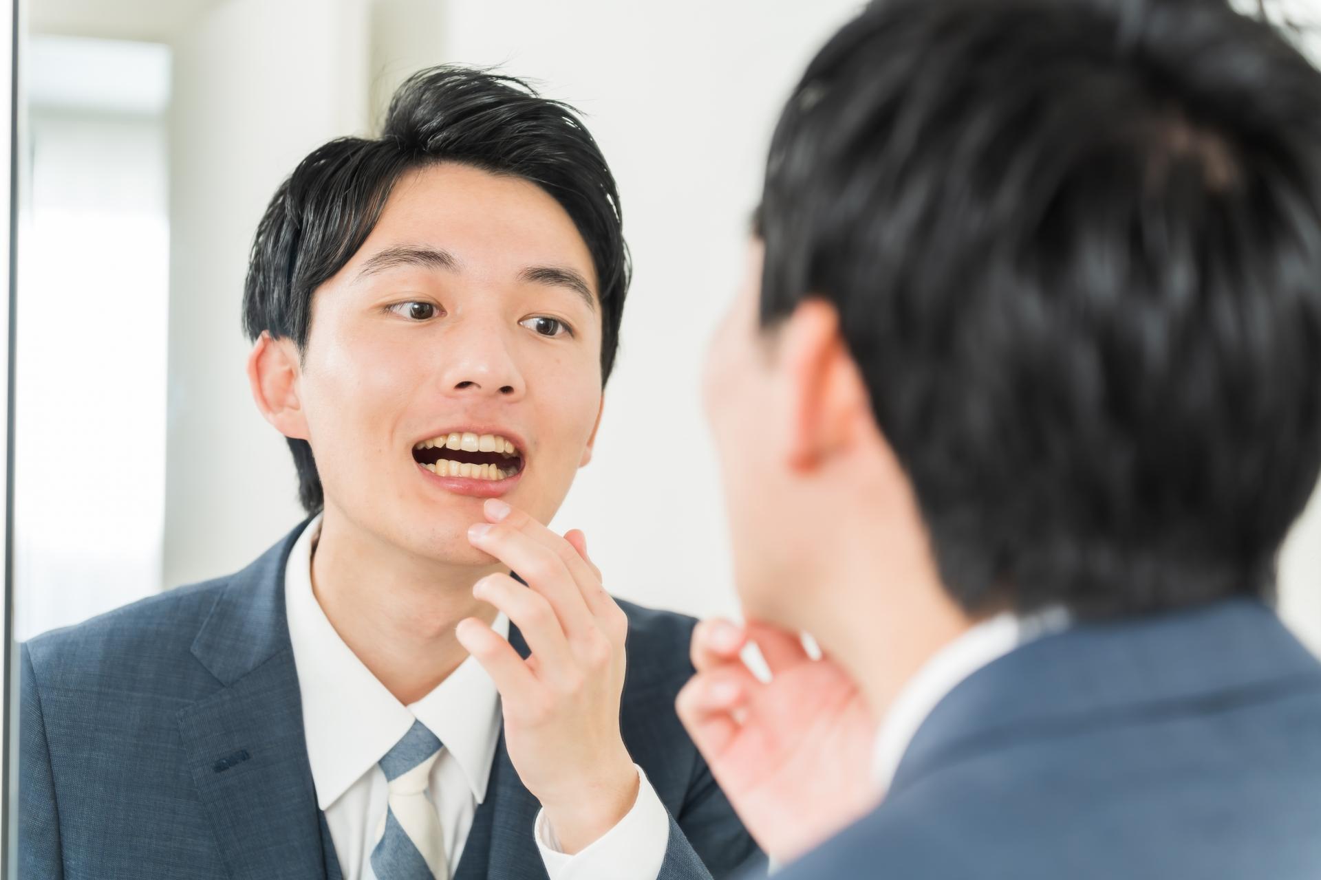 歯並びが悪い大人が歯科矯正をしないとどうなる？