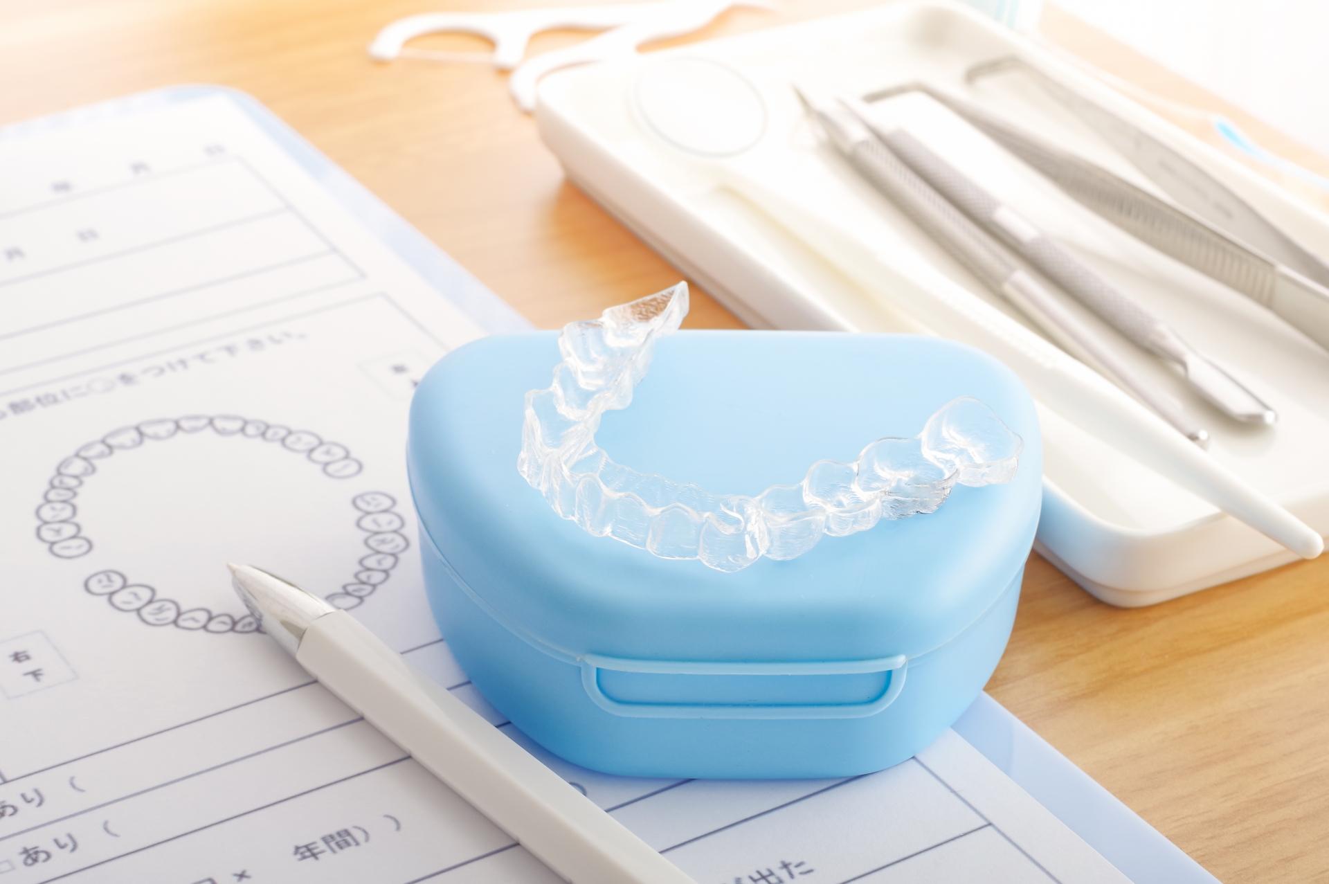 マウスピース矯正で歯ぎしりは改善できる？