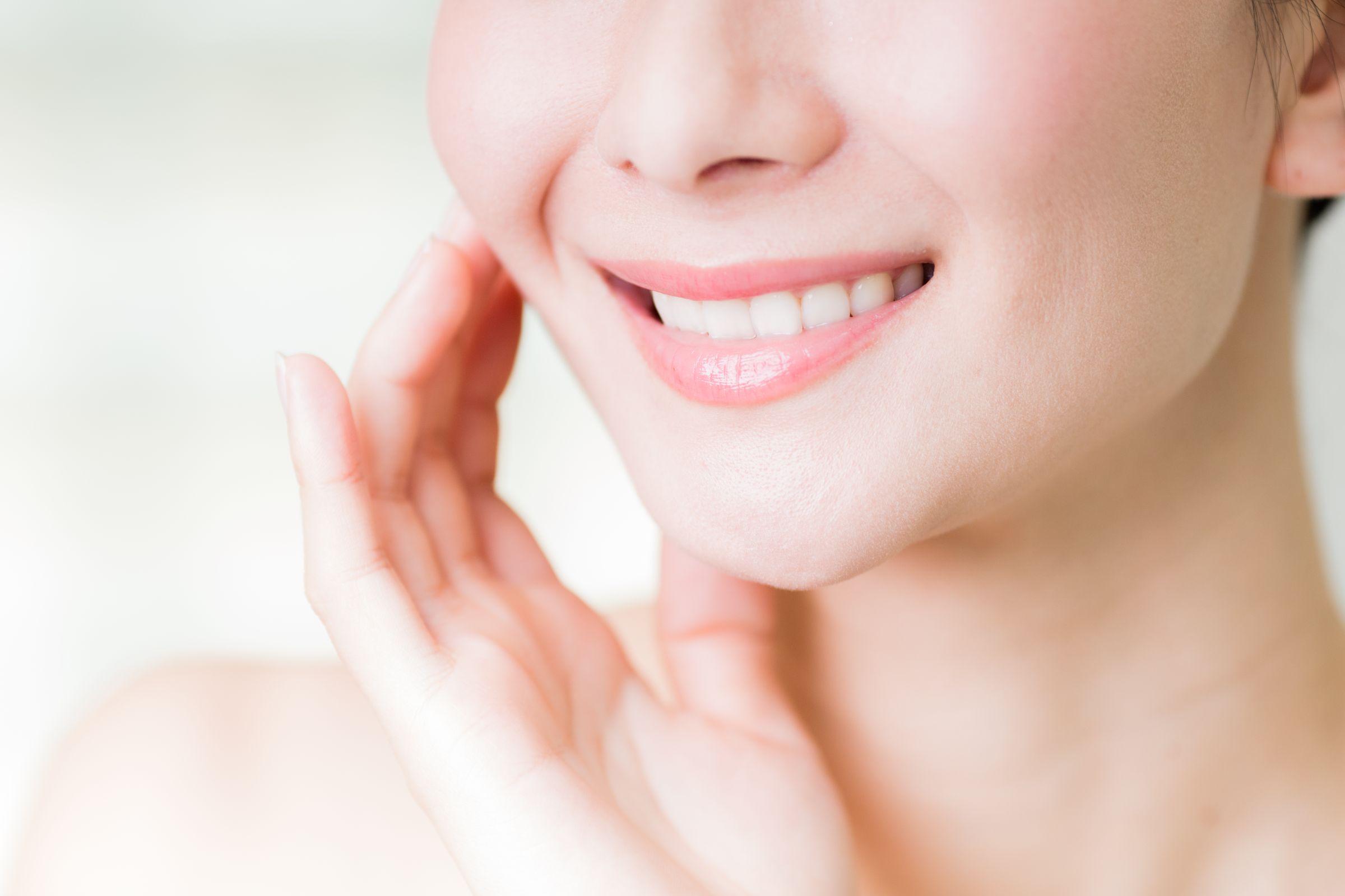 歯の黄ばみの6大原因！ホワイトニング方法や予防法を解説 