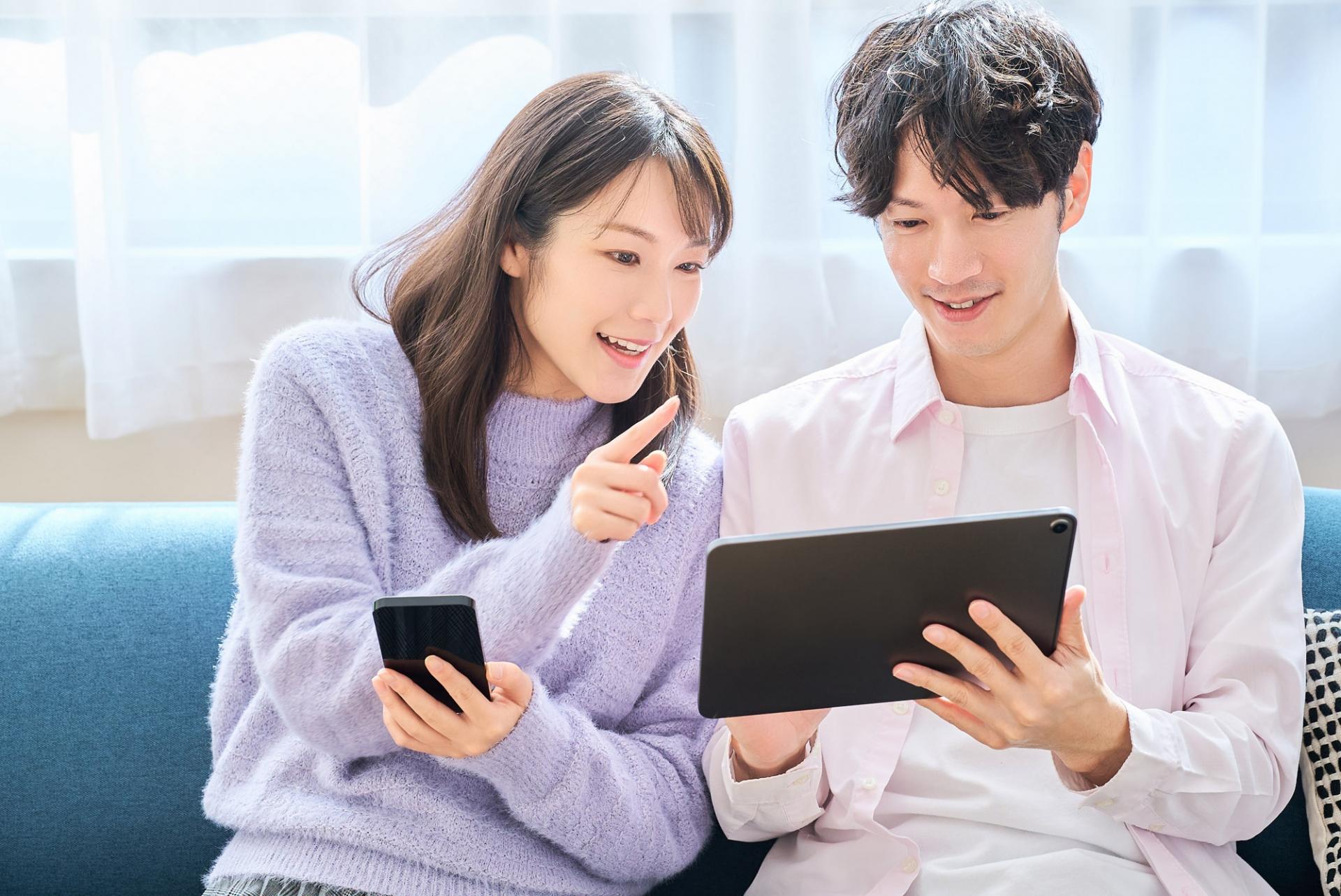 マウスピース矯正してもキスできる?注意点5つとワイヤー矯正との比較も解説