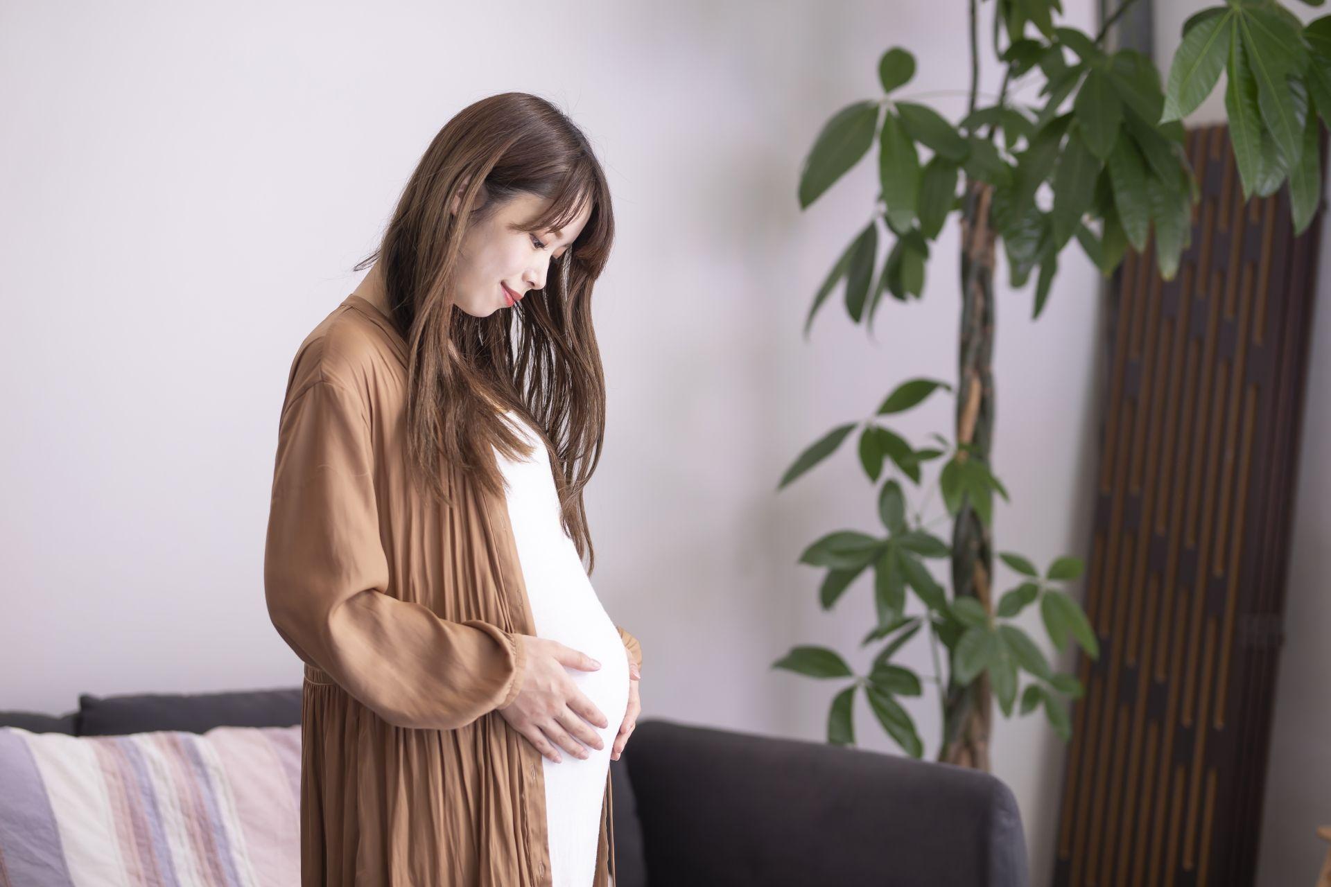妊娠中に矯正しても大丈夫？レントゲンや抜歯など注意点を解説