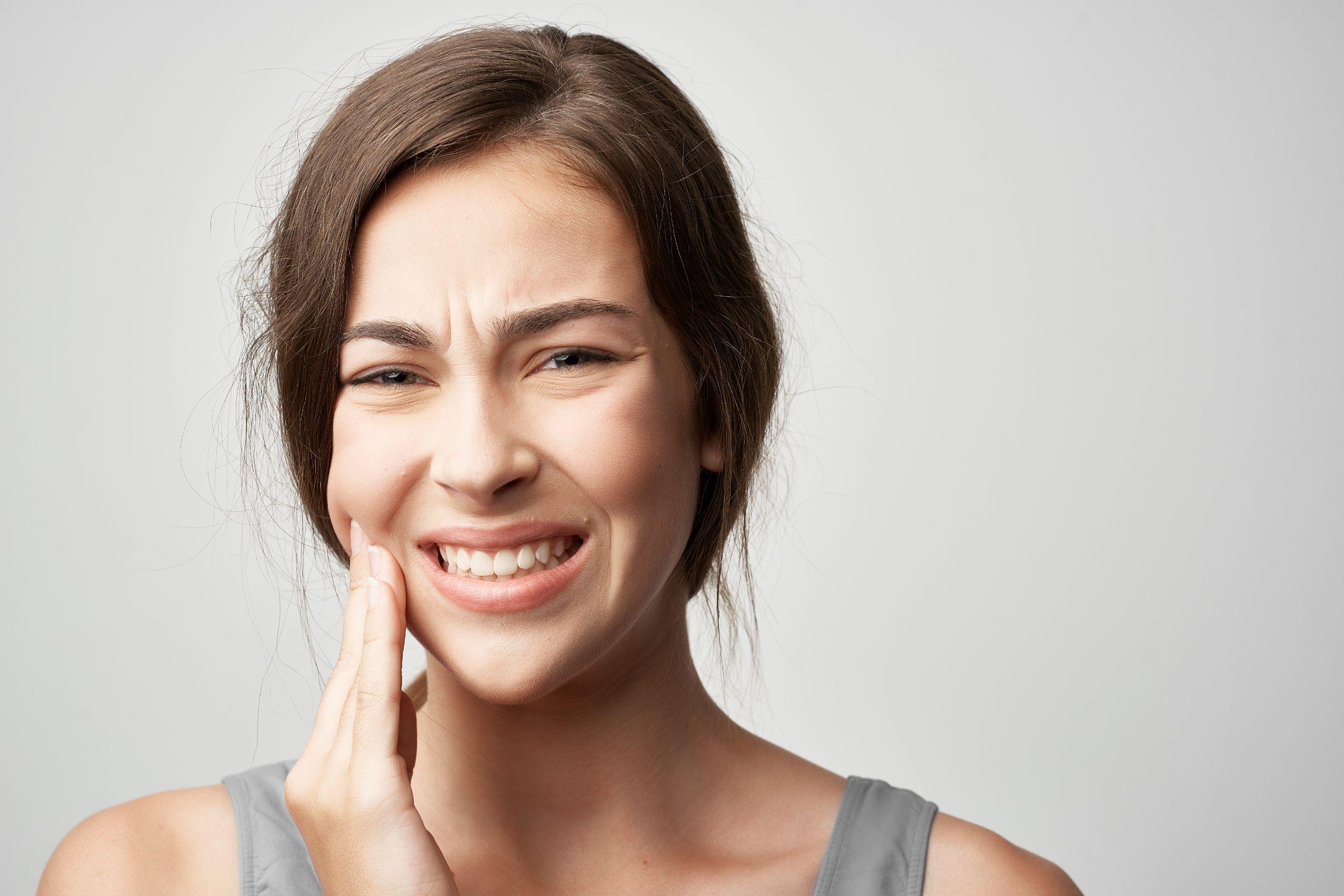 【歯科医師監修】虫歯や歯周病による突然の歯痛に対する9つの対処法