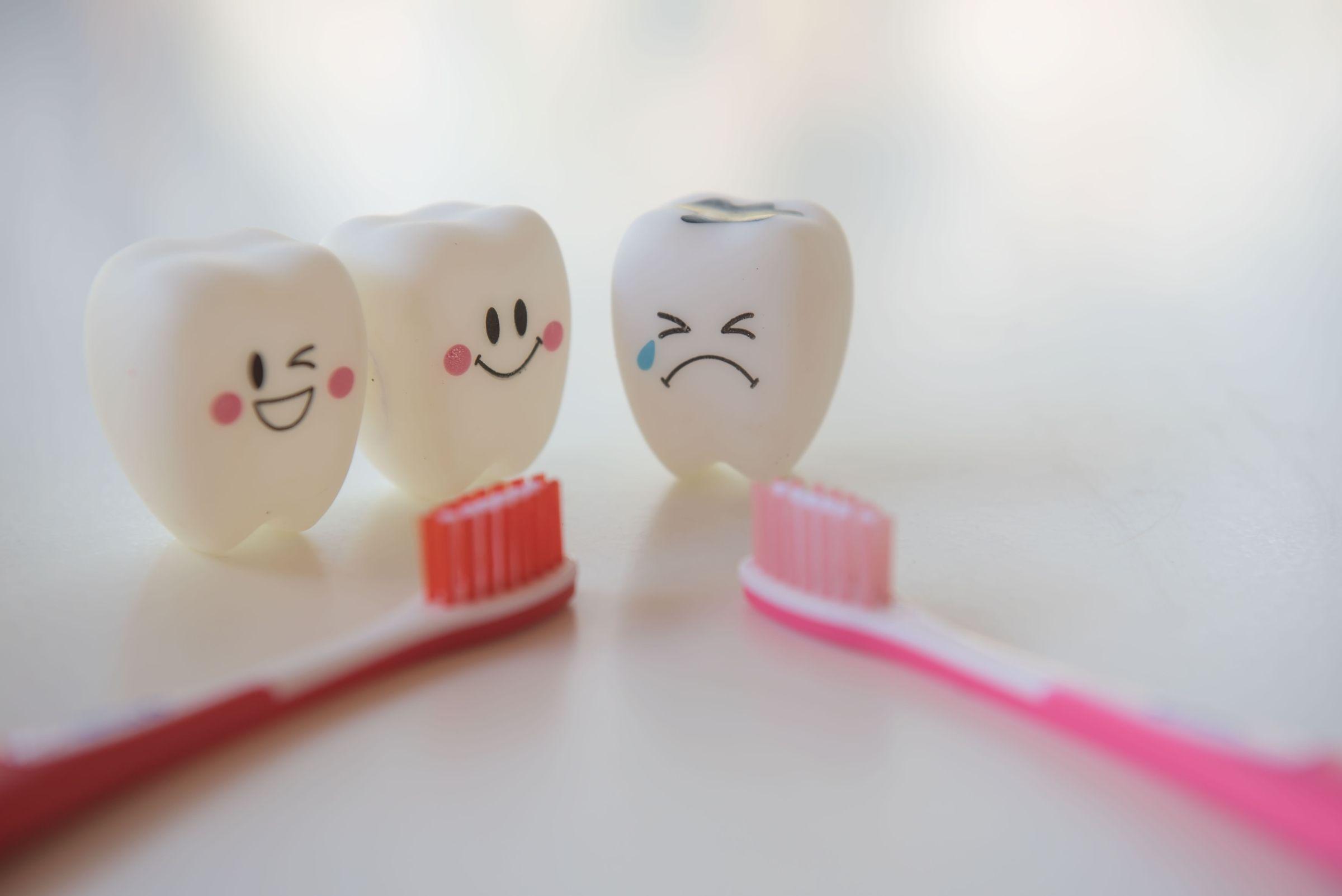 ホワイトニングは虫歯があってもできる？治療後に施術する際の注意点も解説